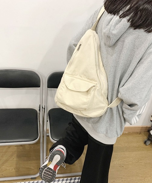 EPICKS（エピックス）の「ベーシックショルダーバッグ ボディバッグ（ショルダーバッグ・レディース・グリーン/ホワイト/ブラック・F）」の2枚目の写真