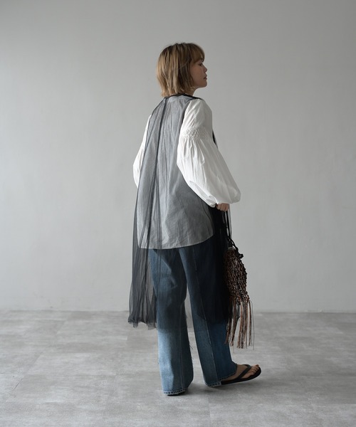 HERENCIA（ヘレンチア）の「チュール ショルダータック ミドル丈 ベストジレ（ベスト・レディース・ブラック・MEDIUM）」の8枚目の写真