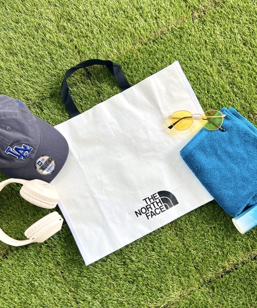 THE NORTH FACE（ザノースフェイス）の「国内未発売 THE NORTH FACE(ザ・ノースフェイス) /SHOPPER BAG-M/ショッパーバッグ M（エコバッグ/サブバッグ・レディース・ホワイト/ホワイト系その他・FREE）」の11枚目の写真