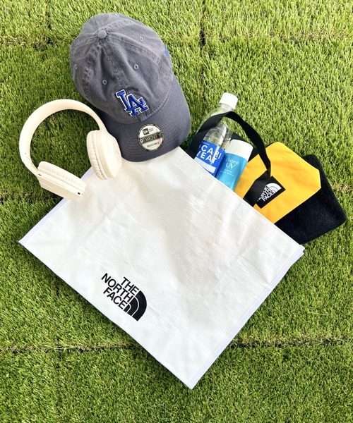 THE NORTH FACE（ザノースフェイス）の「国内未発売 THE NORTH FACE(ザ・ノースフェイス) /SHOPPER BAG-M/ショッパーバッグ M（エコバッグ/サブバッグ・レディース・ホワイト/ホワイト系その他・FREE）」の12枚目の写真