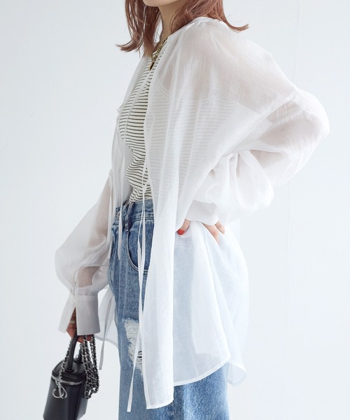 w closet(ダブルクローゼット)の「【前後2WAY】リボンシアーシャツ(シャツ/ブラウス・レディース・オフホワイト/サックスブルー/グレイッシュベージュ・FREE)」の9枚目の写真