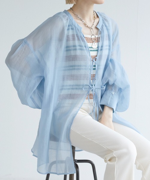w closet(ダブルクローゼット)の「【前後2WAY】リボンシアーシャツ(シャツ/ブラウス・レディース・オフホワイト/サックスブルー/グレイッシュベージュ・FREE)」の15枚目の写真