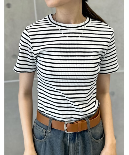 Re:EDIT（リエディ）の「[累計販売枚数2.1万枚突破][華奢見えリブTシャツ]テレコリブクルーネック半袖Tシャツ（Tシャツ/カットソー・レディース・ホワイト/ホワイト×ブラック/ネイビー/モカ/カーキ/チャコールグレー/ブラック/ピンク/ブラウン/ブルー・LARGE/SMALL/MEDIUM/X-LARGE）」の15枚目の写真