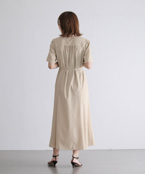 La TOTALITE（ラトータリテ）の「ドットプリントシャツワンピース（シャツワンピース・レディース・ネイビー/ベージュ・FREE）」の5枚目の写真