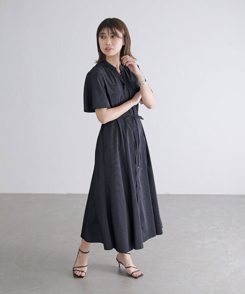 La TOTALITE（ラトータリテ）の「ドットプリントシャツワンピース（シャツワンピース・レディース・ネイビー/ベージュ・FREE）」の7枚目の写真