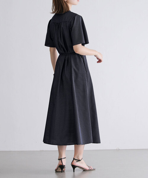 La TOTALITE（ラトータリテ）の「ドットプリントシャツワンピース（シャツワンピース・レディース・ネイビー/ベージュ・FREE）」の11枚目の写真