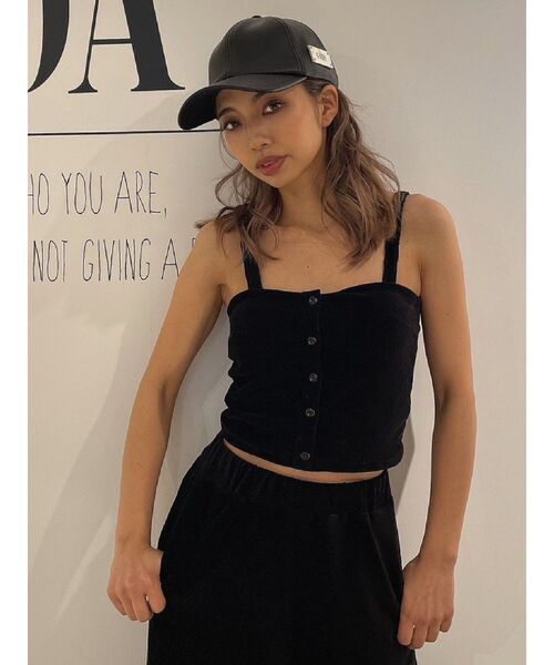 GYDA（ジェイダ）の「【SET着用可】フロントボタンカットコーデュロイビスチェ（キャミソール・レディース・グレー/ブラック/ブラウン・FREE）」の5枚目の写真