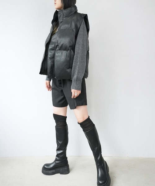 c.u.l（シーユーエル）の「オーバーサイズ ハイネック ユニセックス フェイクダウンベスト culw482（ダウンベスト・レディース・ブラック・XL/M/L）」の19枚目の写真