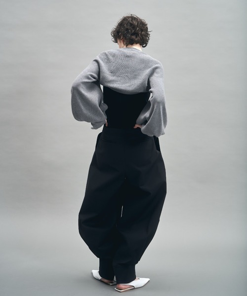 MECRE（メクル）の「ボリュームスリーブニットボレロ（カーディガン/ボレロ・レディース・グレー/ブラック・FREE）」の4枚目の写真