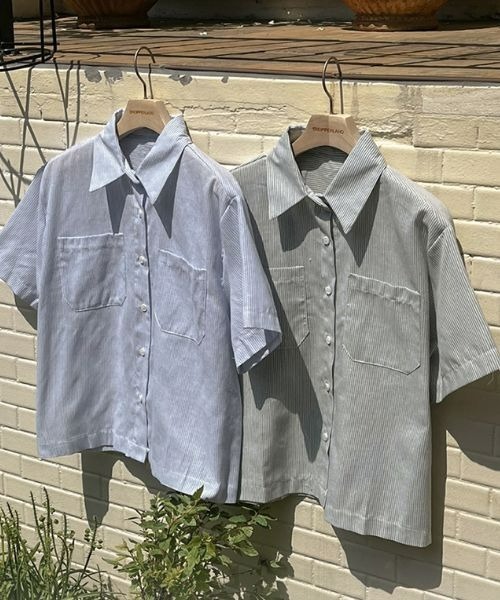 SHOPPERLAND（ショッパーランド）の「SHOPPERLAND クラシックストライプ半袖シャツ（シャツ/ブラウス・レディース・スカイブルー/グリーン・FREE）」の3枚目の写真