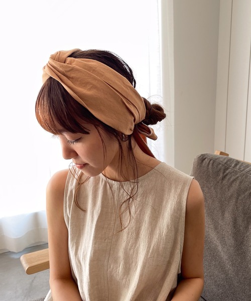 CANAL JEAN(キャナルジーン)の「arc ヘアターバン(ヘアバンド・レディース・キャメル/ブラック・ONE SIZE)」の3枚目の写真