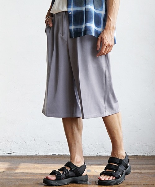 MinoriTY(マイノリティ)の「【MinoriTY】さらさら夏のとろみ素材ハーフパンツ ショートパンツ ショーツ メンズ 夏服 センタープレス(その他パンツ・メンズ・アイボリー/ブラック/グレー/グリーン・M/L/S)」の6枚目の写真