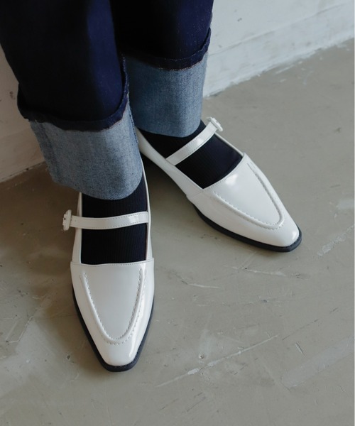 Birthday room（バースデイルーム）の「ストラップ付フラットパンプス（ドレスシューズ・レディース・ブラック/アイボリー・24.5/23.5）」の17枚目の写真