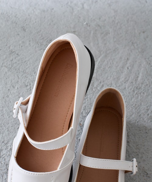 Birthday room（バースデイルーム）の「ストラップ付フラットパンプス（ドレスシューズ・レディース・ブラック/アイボリー・24.5/23.5）」の19枚目の写真