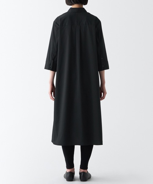 無印良品（ムジルシリョウヒン）の「コットン混サテンワンピース（ワンピース・レディース・ネイビー系/ブラック・M/XS/S/XXL/XL/L）」の16枚目の写真