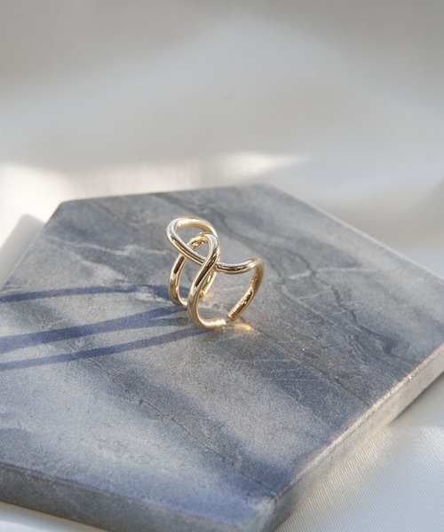 notch.（ノッチ）の「アシンメトリークロスワイドリング（リング・レディース・シルバー/ゴールド・ONESIZE）」の2枚目の写真