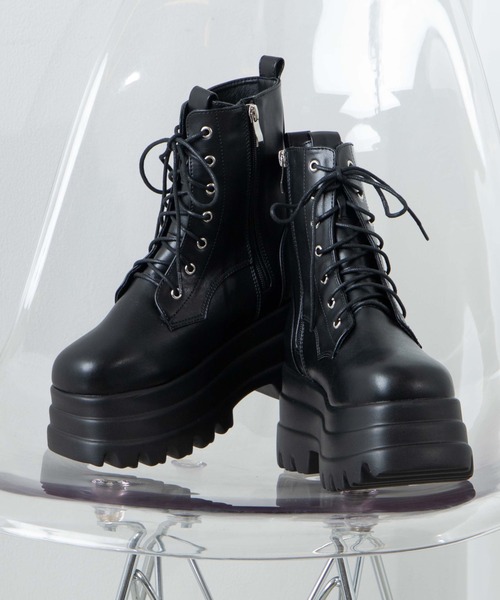 WEGO(ウィゴー)の「WEGO/ボリュームレースアップショートブーツ(ブーツ・レディース・ブラック・MEDIUM/LARGE)」の3枚目の写真