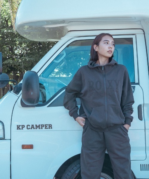 ROXY（ロキシー）の「JIVY ZIP/ロキシー胸アップリケ調ブランドロゴフルジップアップパーカー・フーディ（パーカー・レディース・グリーン/ブラック/グレー・SMALL/MEDIUM/LARGE/X-LARGE）」の2枚目の写真