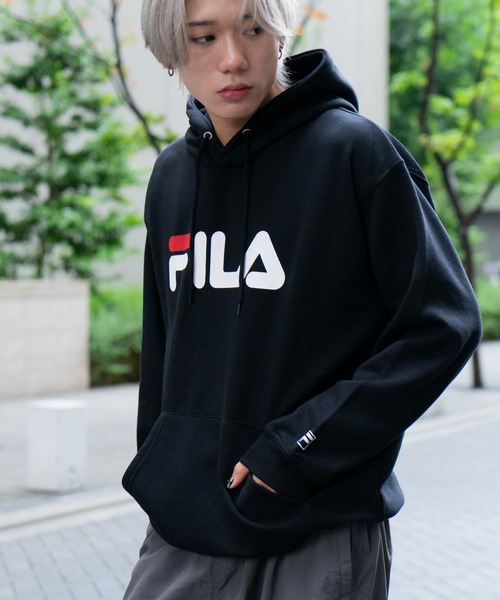 新品未使用　FILA フィラ　プルオーバーフーディもこもこ　パーカー　M 秋冬 FILA パーカー 「FILA/フィラ」ロゴプリントストレッチプル