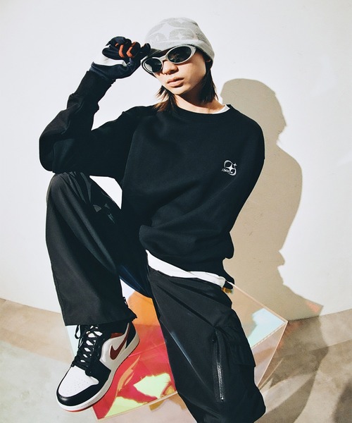 FCMM(エフシーエムエム)の「【日本限定アイテム】COSMIC LOGO CREWNECK/コズミックロゴクルーネック(スウェット・メンズ・ブラック/グレー/ブラウン・SMALL/LARGE)」の5枚目の写真