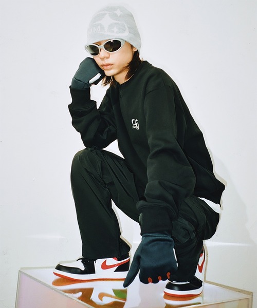 FCMM(エフシーエムエム)の「【日本限定アイテム】COSMIC LOGO CREWNECK/コズミックロゴクルーネック(スウェット・メンズ・ブラック/グレー/ブラウン・SMALL/LARGE)」の7枚目の写真