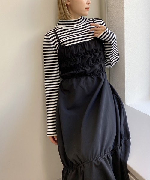 one after another NICE CLAUP(ワンアフターアナザーナイスクラップ)の「【先行予約】シャーリングキャミワンピース(ワンピース・レディース・アイボリー/ブラック系その他/ブラック/サックスブルー・FREE)」の18枚目の写真