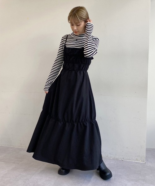 one after another NICE CLAUP(ワンアフターアナザーナイスクラップ)の「【先行予約】シャーリングキャミワンピース(ワンピース・レディース・アイボリー/ブラック系その他/ブラック/サックスブルー・FREE)」の14枚目の写真