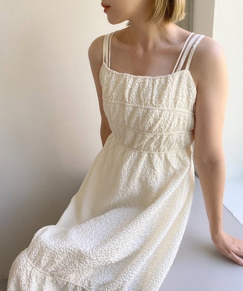 one after another NICE CLAUP(ワンアフターアナザーナイスクラップ)の「【先行予約】シャーリングキャミワンピース(ワンピース・レディース・アイボリー/ブラック系その他/ブラック/サックスブルー・FREE)」の8枚目の写真