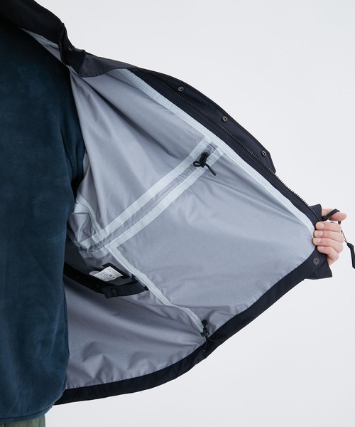 Product Twelve(プロダクトトゥエルブ)の「【Product Twelve / プロダクトトゥエルブ】Breathable Waterproof Jacket(マウンテンパーカー・メンズ・ブラック/ライトグリーン・2/3)」の17枚目の写真