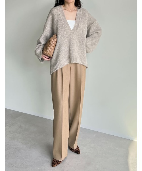 Re:EDIT（リエディ）の「[新色追加][お気に入り数1.1万突破！]深Vネック起毛MIXブークレニットトップス（ニット/セーター・レディース・ブラック/ベージュ/ブルー/チャコールグレー/ライトブルー/グリーン/ブラウン・LARGE/MEDIUM）」の18枚目の写真