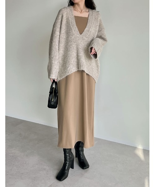 Re:EDIT（リエディ）の「[新色追加][お気に入り数1.1万突破！]深Vネック起毛MIXブークレニットトップス（ニット/セーター・レディース・ブラック/ベージュ/ブルー/チャコールグレー/ライトブルー/グリーン/ブラウン・LARGE/MEDIUM）」の20枚目の写真