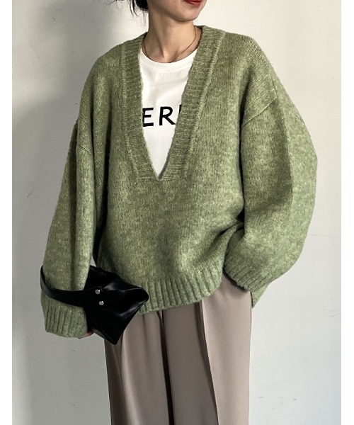 Re:EDIT（リエディ）の「[新色追加][お気に入り数1.1万突破！]深Vネック起毛MIXブークレニットトップス（ニット/セーター・レディース・ブラック/ベージュ/ブルー/チャコールグレー/ライトブルー/グリーン/ブラウン・LARGE/MEDIUM）」の22枚目の写真