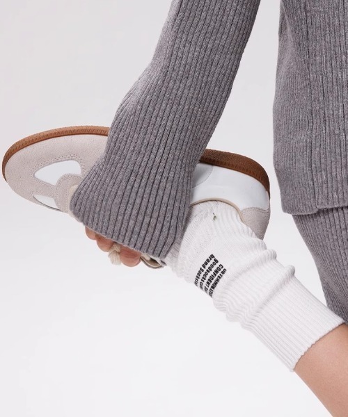 Vipoa(ヴィポア)の「ロゴデザイン厚手クルーリブソックス(ソックス/靴下・レディース・イエロー/カーキ/グレー/ホワイト/ブラック・FREE)」の9枚目の写真