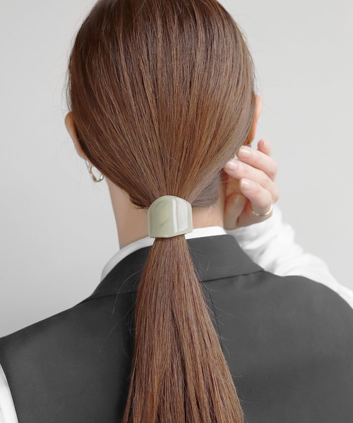 ANEMONE（アネモネ）の「ヘキサゴンプレートヘアゴム（ヘアゴム・レディース・ライトグレー/グレー/カーキ/ブラウン・FREE）」の2枚目の写真