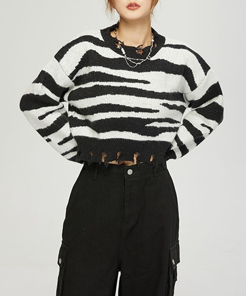 HOOK(フック)の「【HOOK】for girls ゼブラ模様ニット ショット丈(ニット/セーター・レディース・ホワイト/ピンク・S/L/M)」の6枚目の写真