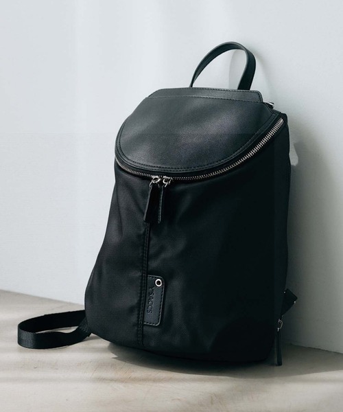 IEDIT（イディット）の「Ｙ’ＳＡＣＣＳ×ＩＥＤＩＴ　ショルダーにもなるミニサイズリュック〈ブラック〉（バックパック/リュック・レディース・ブラック・ONE SIZE）」の3枚目の写真