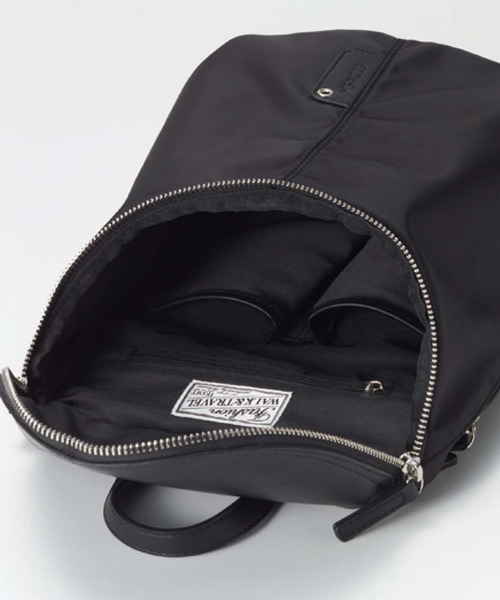IEDIT（イディット）の「Ｙ’ＳＡＣＣＳ×ＩＥＤＩＴ　ショルダーにもなるミニサイズリュック〈ブラック〉（バックパック/リュック・レディース・ブラック・ONE SIZE）」の5枚目の写真