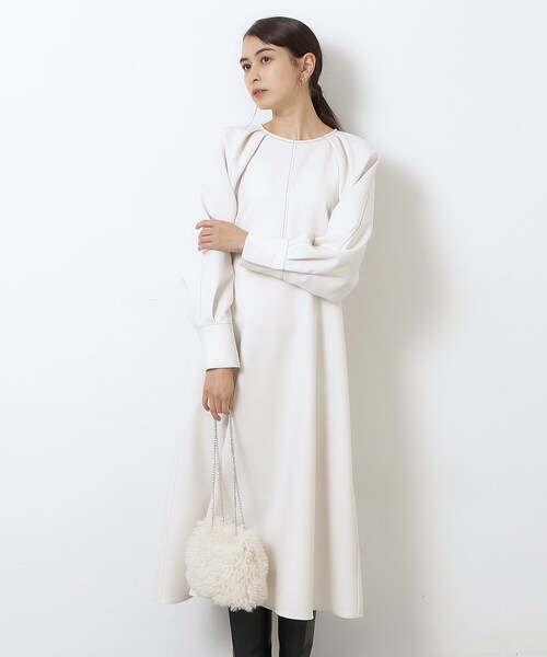 OPAQUE.CLIP（オペークドットクリップ）の「◆配色ステッチ フィット＆フレアワンピース【洗濯機洗い可】（ワンピース・レディース・サンドベージュ/ブラック/オフホワイト・36/38）」の6枚目の写真