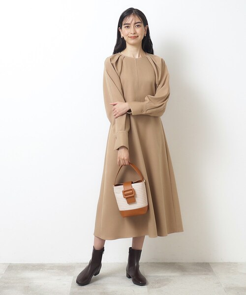 OPAQUE.CLIP（オペークドットクリップ）の「◆配色ステッチ フィット＆フレアワンピース【洗濯機洗い可】（ワンピース・レディース・サンドベージュ/ブラック/オフホワイト・36/38）」の8枚目の写真