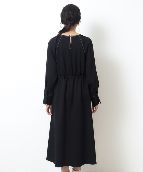 OPAQUE.CLIP（オペークドットクリップ）の「◆配色ステッチ フィット＆フレアワンピース【洗濯機洗い可】（ワンピース・レディース・サンドベージュ/ブラック/オフホワイト・36/38）」の22枚目の写真