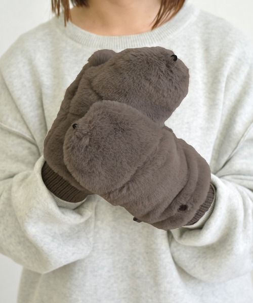 DAY CLOSET（デイ クローゼット）の「【スマホ対応/2WAY/指なしorミトン】もこもこファー指カバー付き手袋 レディース（手袋・レディース・アイボリー/ピンク/ベージュ/ブラック/グレイッシュベージュ/ブルーグレー/ネイビー/ライトグレー・ONE SIZE）」の19枚目の写真