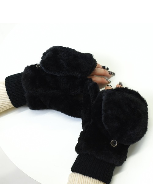 DAY CLOSET（デイ クローゼット）の「【スマホ対応/2WAY/指なしorミトン】もこもこファー指カバー付き手袋 レディース（手袋・レディース・アイボリー/ピンク/ベージュ/ブラック/グレイッシュベージュ/ブルーグレー/ネイビー/ライトグレー・ONE SIZE）」の16枚目の写真