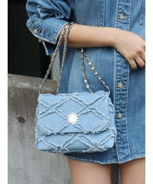 EVRIS（エヴリス）の「フリンジデニムショルダーBAG（ショルダーバッグ・レディース・ライトブルー/インディゴブルー・FREE）」の3枚目の写真