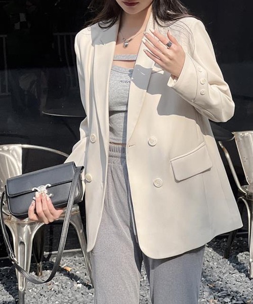 gossip！ロサンゼルス（ゴシップロサンゼルス）の「バックスリットデザインオーバーサイズダブルジャケット/ボタンテーラードジャケット（テーラードジャケット・レディース・ブラック/オフホワイト・M/S/L）」の3枚目の写真