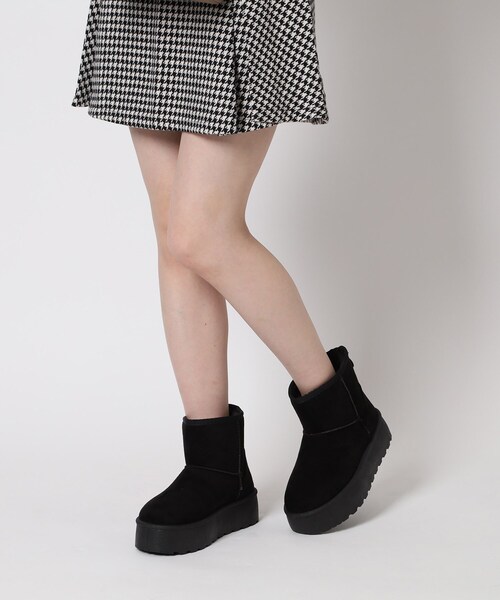cs T&P(シーエスティーアンドピー)の「厚底フェイクムートンブーツ(ブーツ・レディース・こしょう色系1/ブラック系・S/M/L/LL)」の18枚目の写真