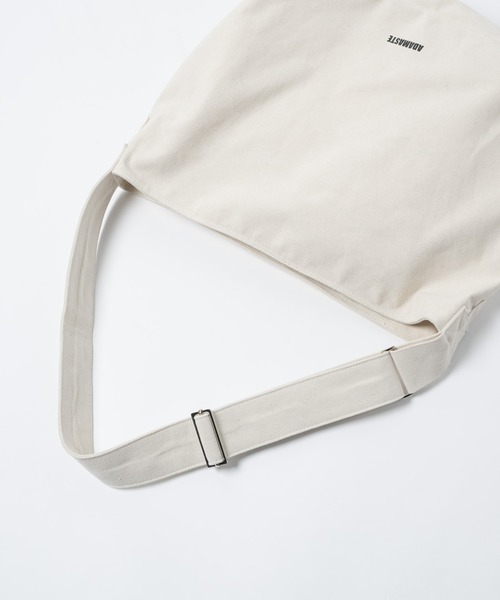 ADAMASTE（アダマスト）の「ビッグキャンバスショルダーバッグ/ニュースペーパーバッグ（ショルダーバッグ・メンズ・ブラック/アイボリー・FREE）」の16枚目の写真