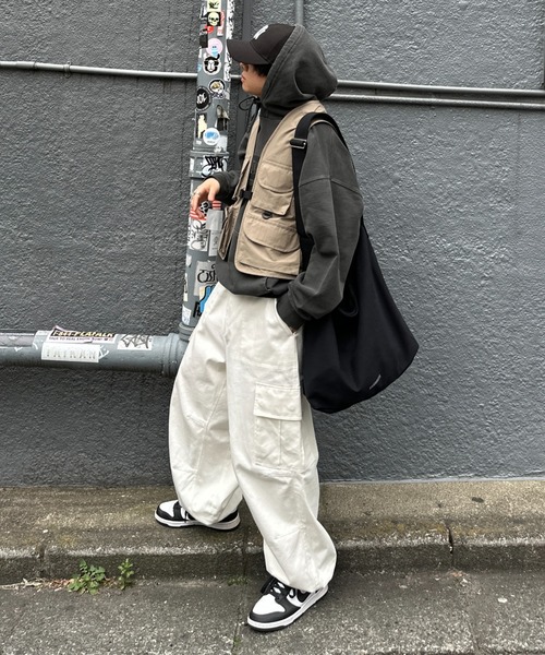 ADAMASTE（アダマスト）の「ビッグキャンバスショルダーバッグ/ニュースペーパーバッグ（ショルダーバッグ・メンズ・ブラック/アイボリー・FREE）」の11枚目の写真