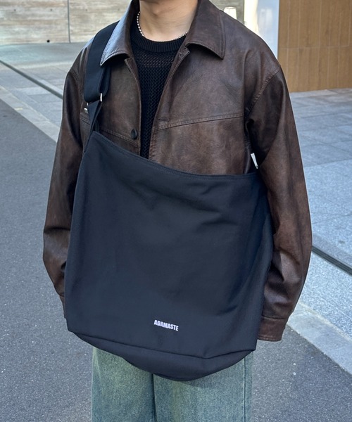 ADAMASTE（アダマスト）の「ビッグキャンバスショルダーバッグ/ニュースペーパーバッグ（ショルダーバッグ・メンズ・ブラック/アイボリー・FREE）」の10枚目の写真