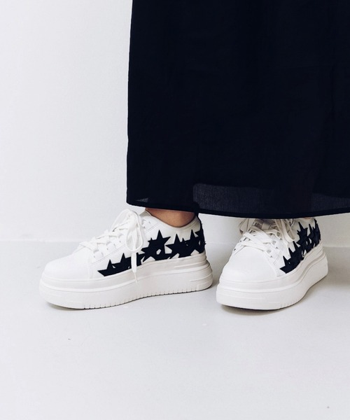 Lucida（ルシーダ）の「Stardust/デザイン厚底スニーカー（スニーカー・レディース・ベージュ/ブラック×ホワイト/ホワイト×ブラック/シルバー/ブラック系その他/ホワイト系その他/ベージュ×ブラック・35/36/37/38/39/40）」の12枚目の写真