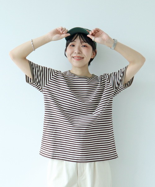 PAR ICI（パーリッシィ）の「ボーダー配色バインダー 半袖Tシャツ（Tシャツ/カットソー・レディース・グリーン/サックスブルー/ピンク系その他/ブラック/オレンジ/イエロー/ライトブルー/カーキ/マスタード/ダークブラウン/グリーン系その他/ピンク系その他2・FREE）」の3枚目の写真